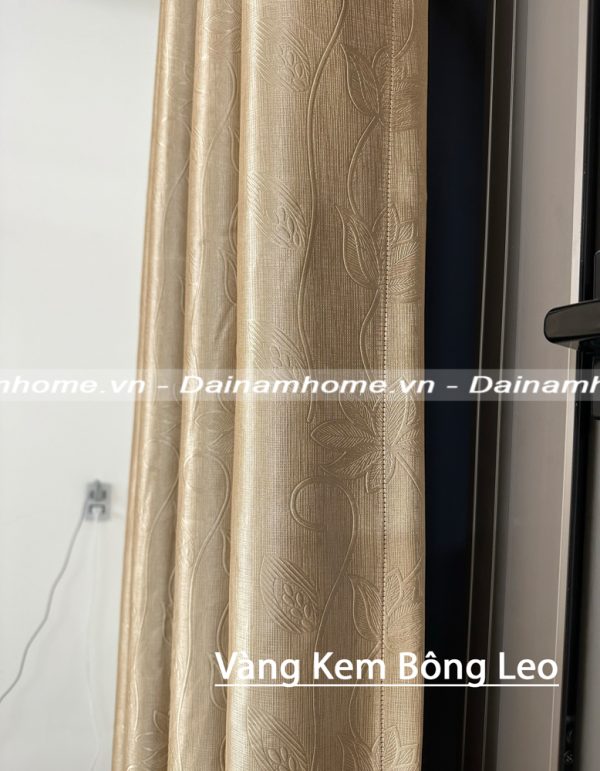 Rèm cửa sổ cản nắng màu vàng kem