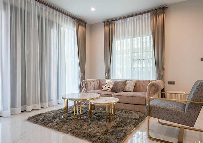 Rèm cửa chính đẹp mang phong cách sang trọng 