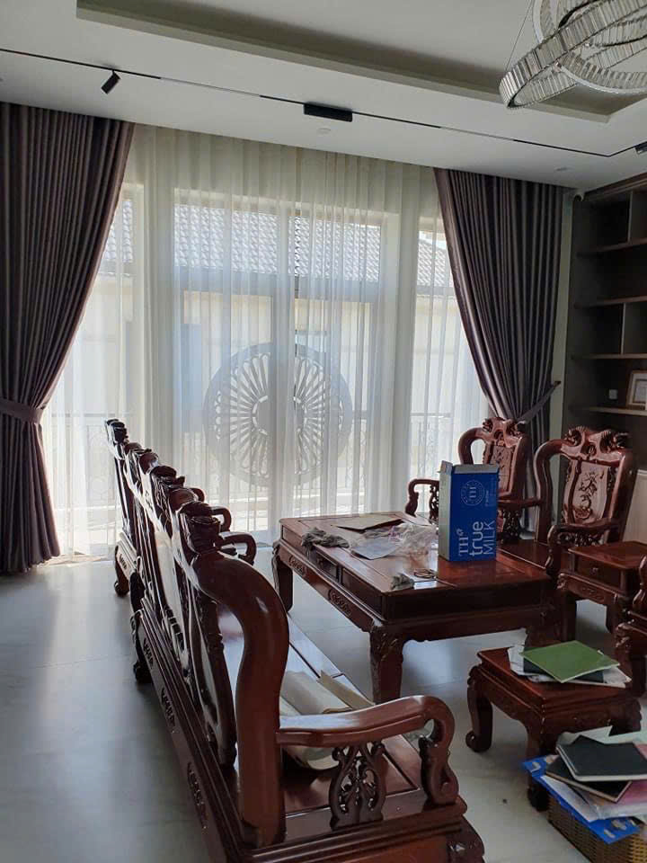 Rèm cửa chính đẹp 2 lớp giúp bạn kiểm soát ánh nắng theo mong muốn của mình