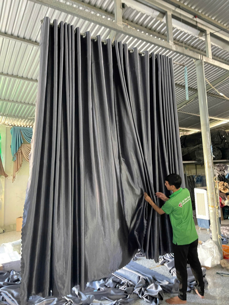 5 Bí quyết chọn rèm cửa phòng khách đẹp ưng ý nhất Khâu kiểm tra rèm thành phẩm trước khi giao cho khách